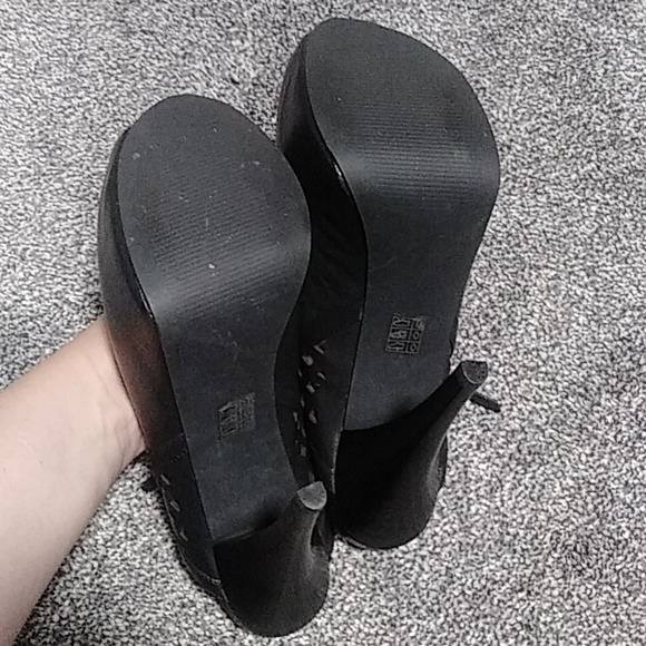 Levity heels - Picture 3 of 4